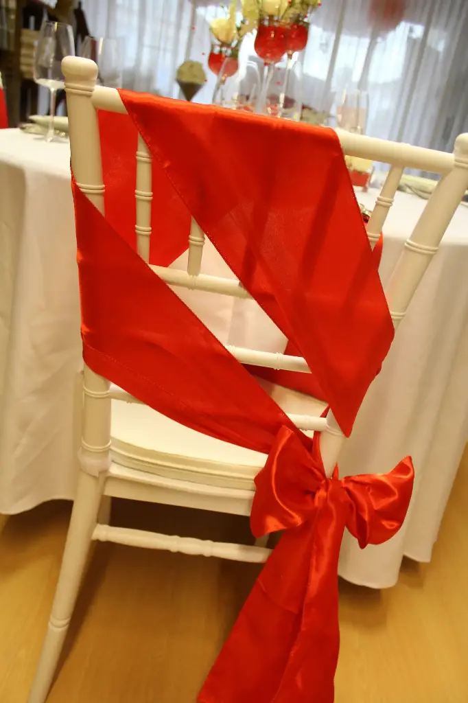 Ruban nœud de chaise rouge